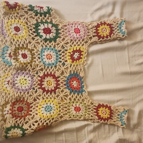 Cute Woman’s Summer Crochet Tank Top Floral Embroidery Knit Vest - Picture 2 of 7